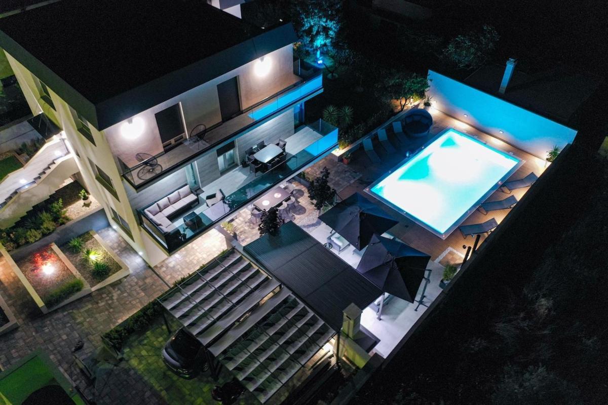 Luxury Villa Experience In Center Of Zadar With Heated Pool & Jacuzzi