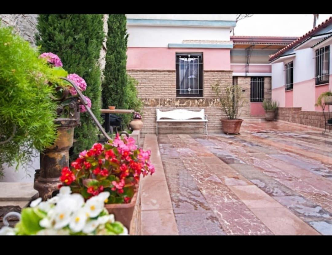 Home4u Apt5, Just 17km From Airport