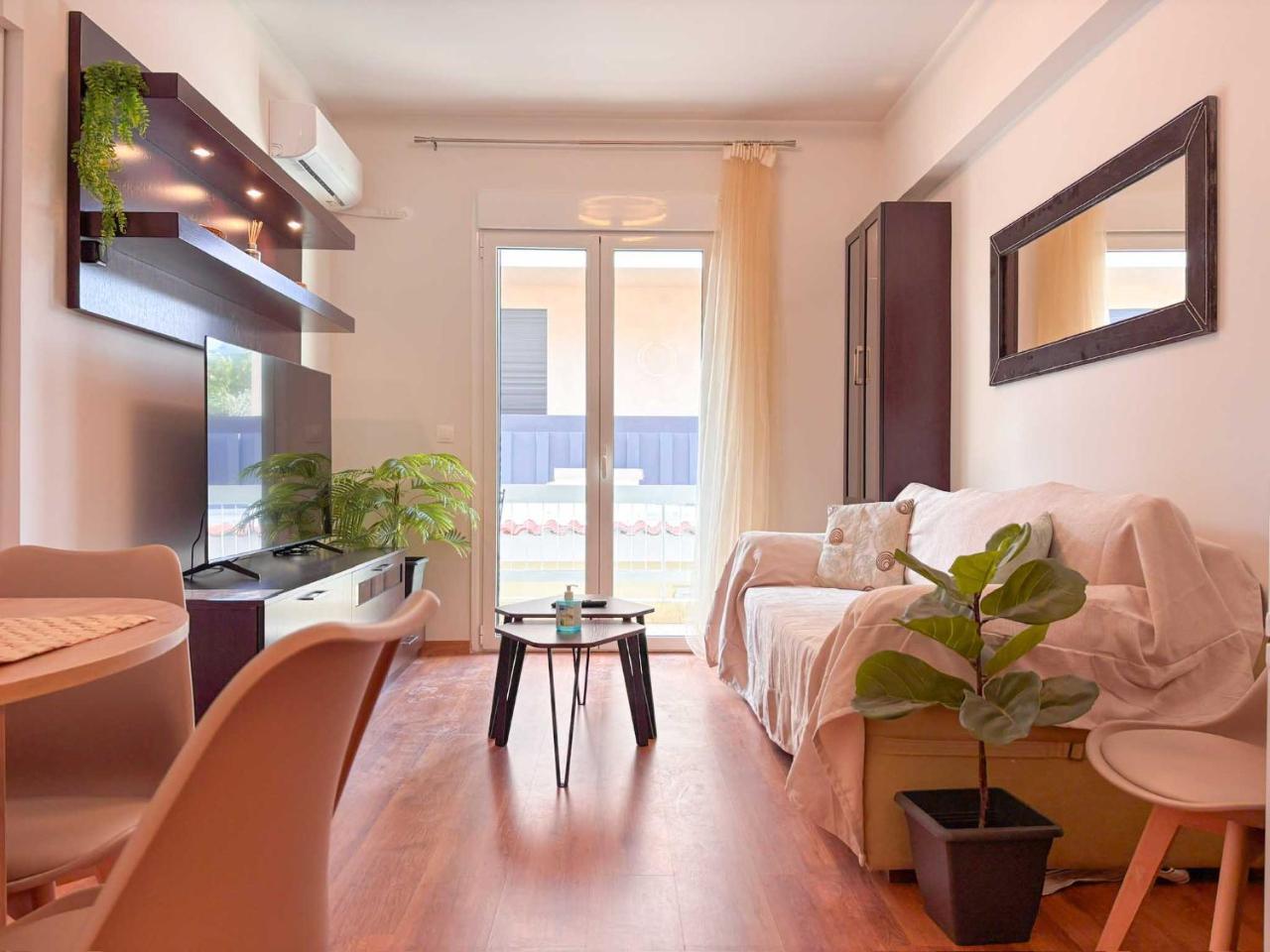 Restful Flat In Glyfada Center