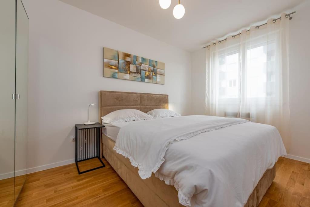 Modern & Comfortable Apartment In Zadar