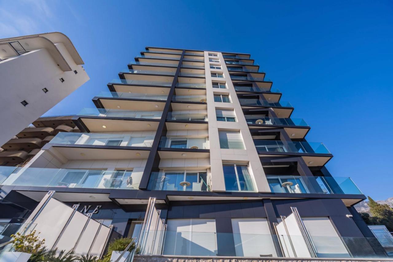 Deluxe Apartments Shine