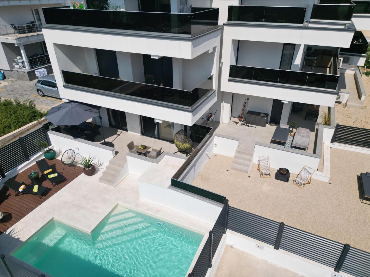Apartments Calma With Private Pool Suitable For Groups Of People