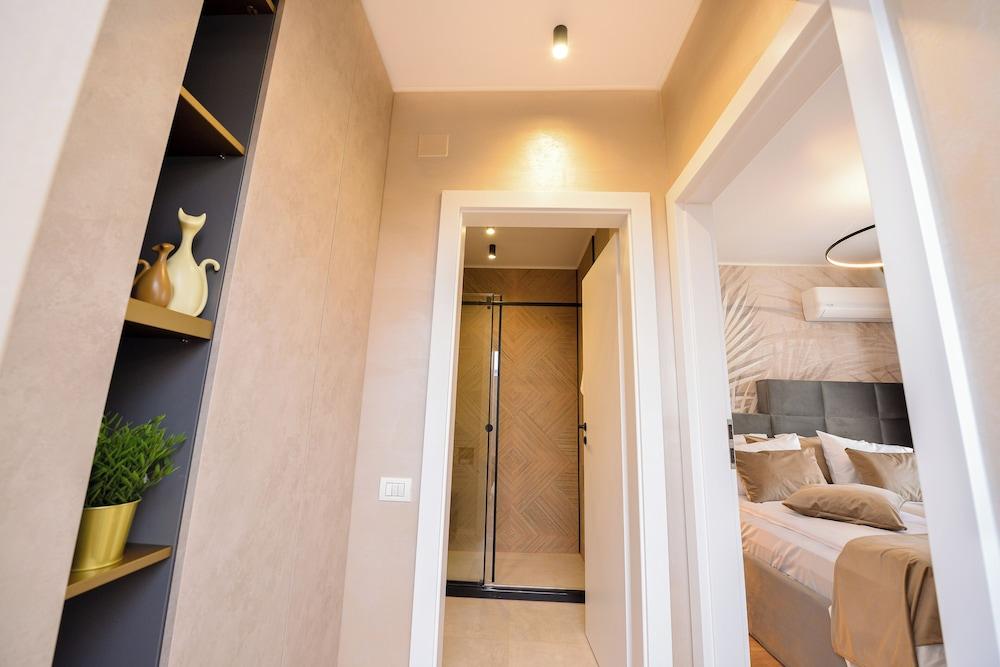 Wabi Sabi One Bedroom Romana Square