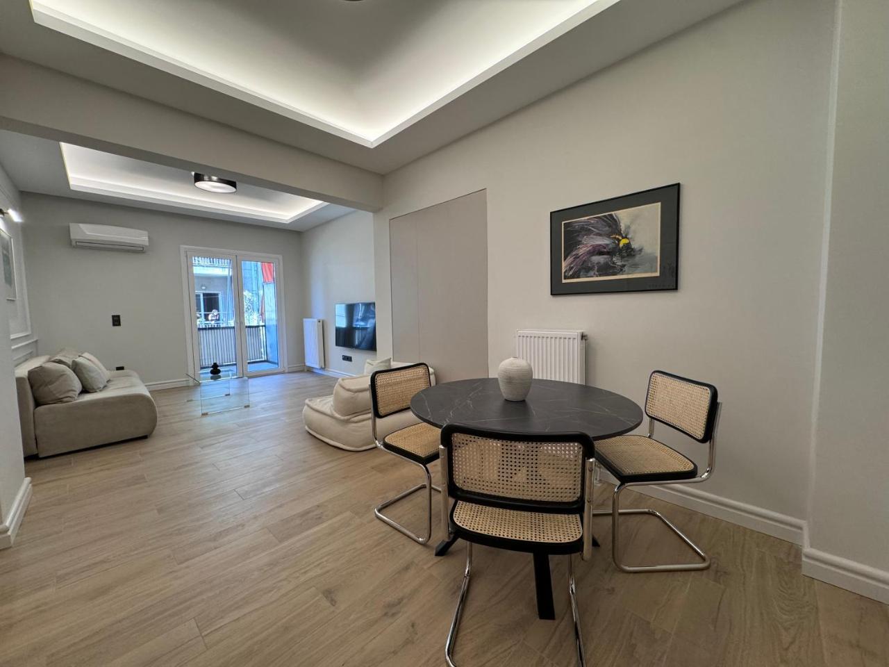 Mosaikon Guesthouses #veikou Str