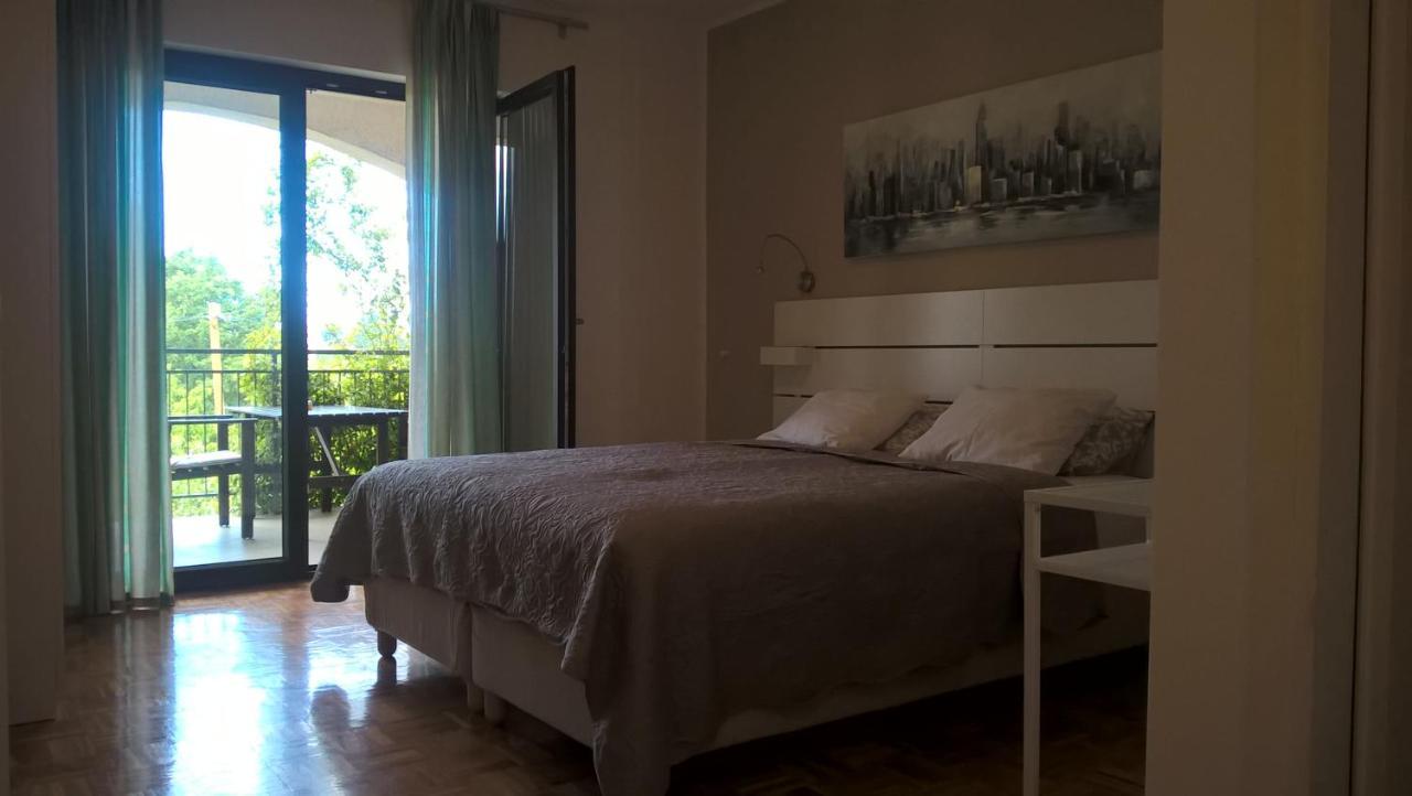 Rooms & Apartments Mofardin