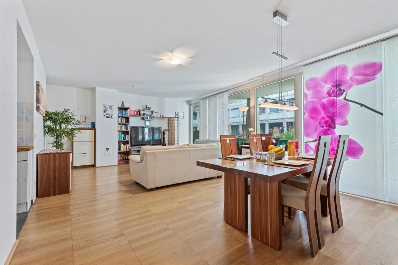 2-zimmer Wohnung, Im Zentrum, Garage, Terrasse