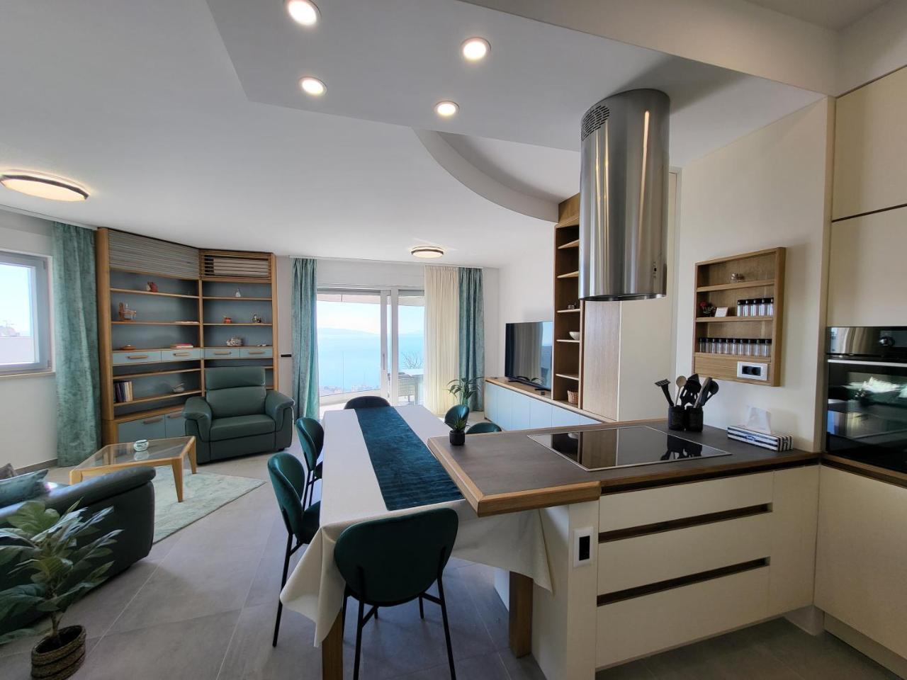 Arbamore 2br Apt With Sea View & Balcony