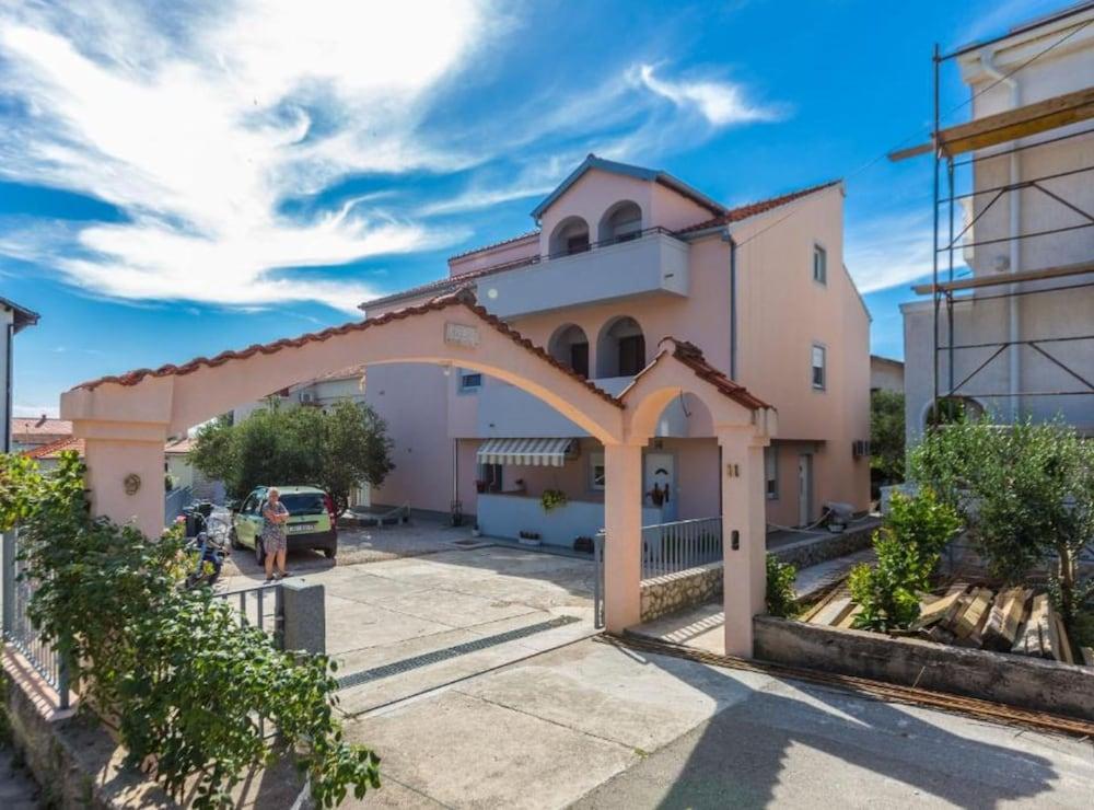 Modern Apartments In Zadar With Private Terrace