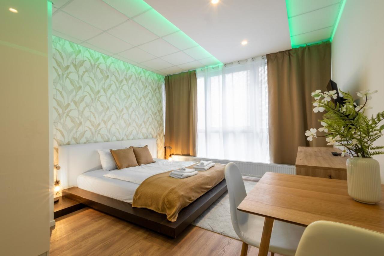Le David City Apartments T75