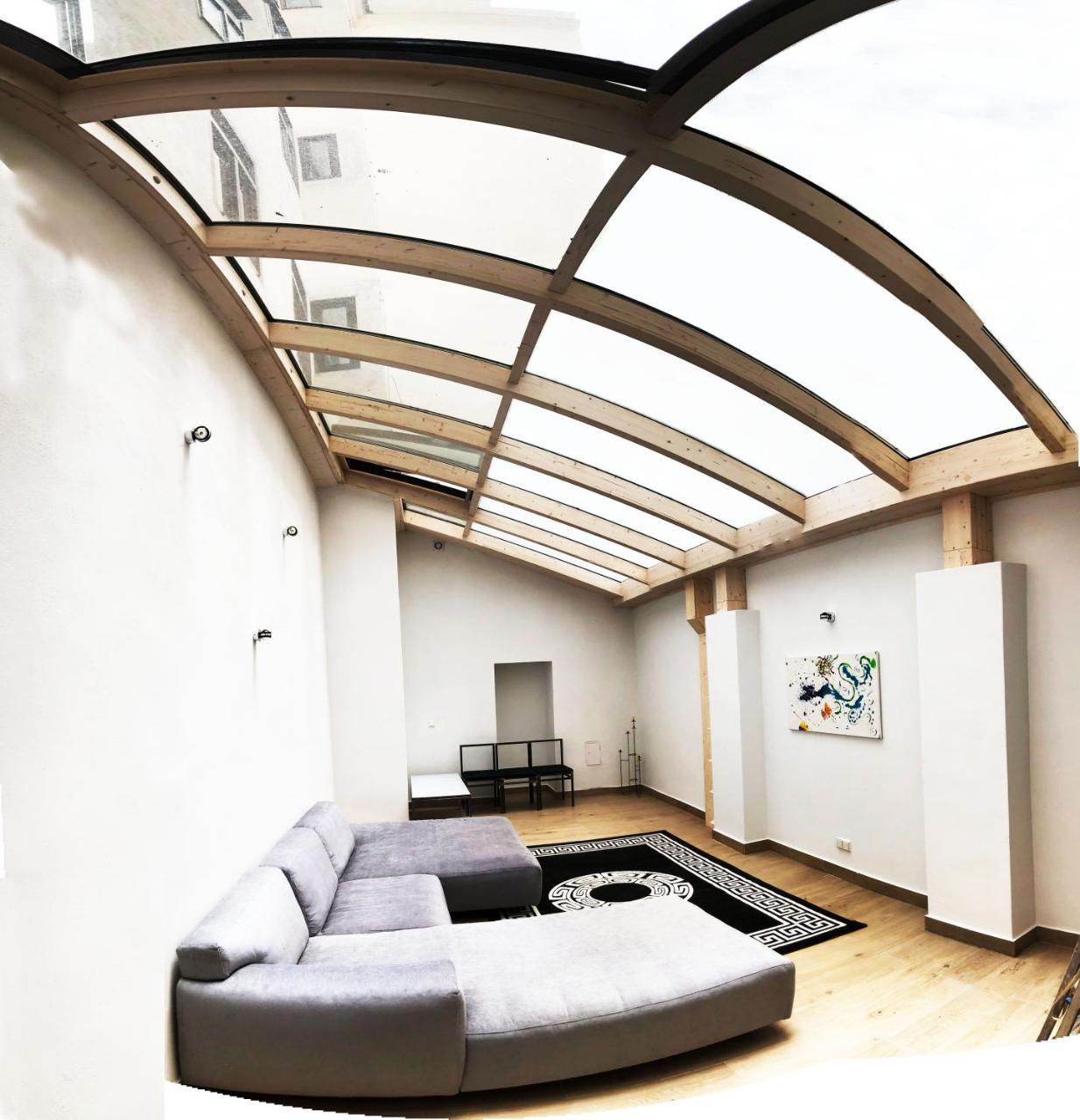 Stylish Loft Apartment City Center
