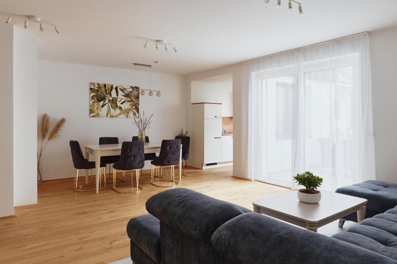 Symphony Apartments Vienna Garden, Terrace & Grill