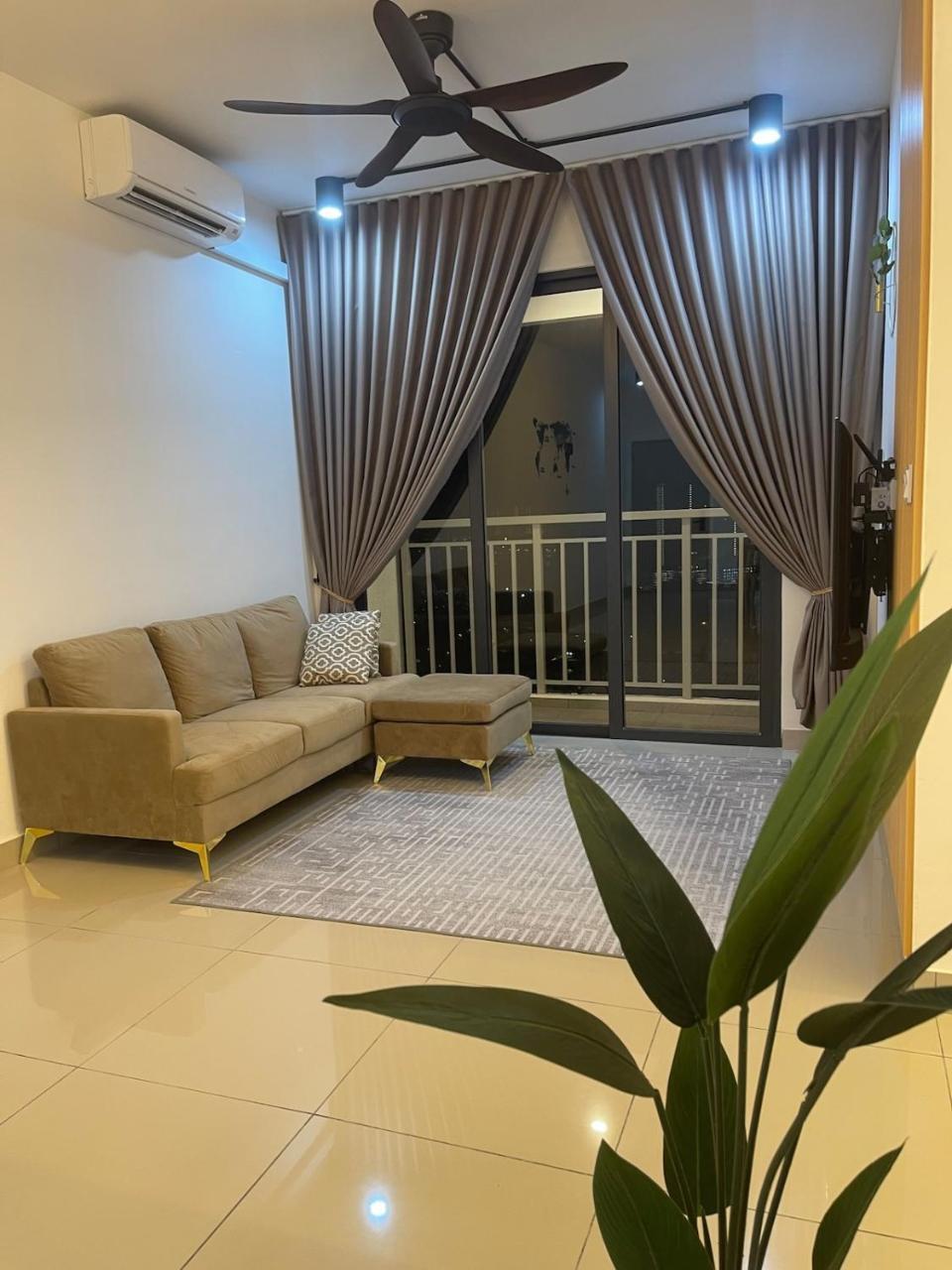 Rumaduke Kuala Lumpur with Netflix And Klcc Views