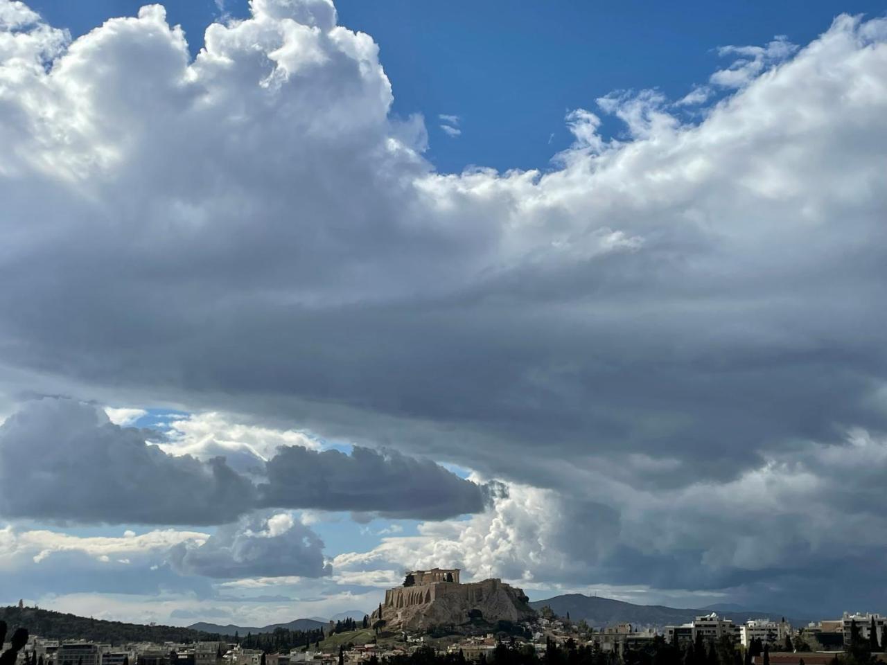 Acropolis Views / Little Athens