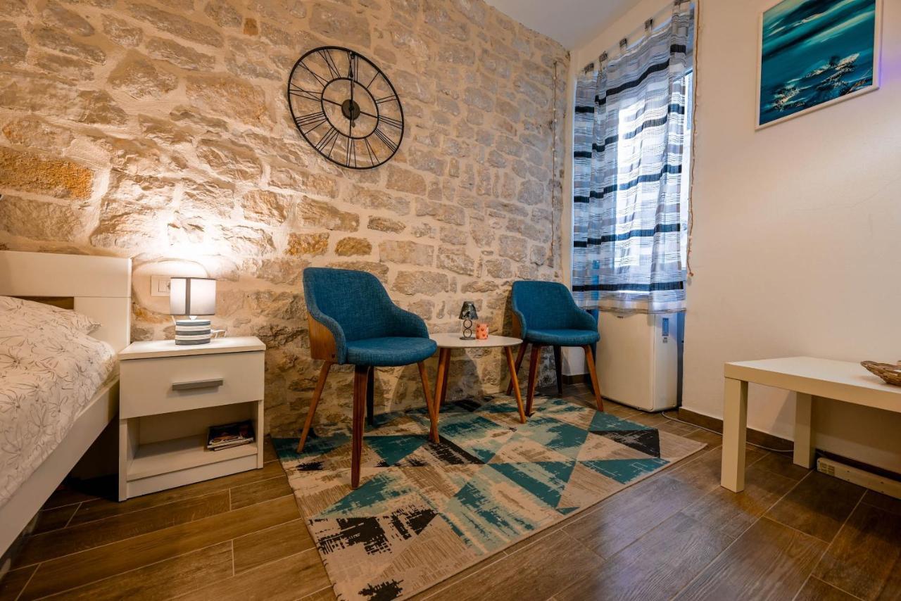 Ana Stylish Suite In Old Town