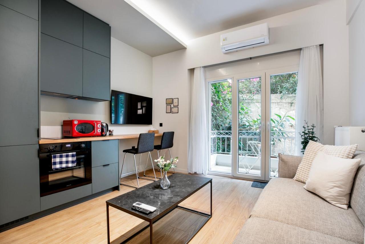 Lyndon Deluxe Studio Athens Modern Escape