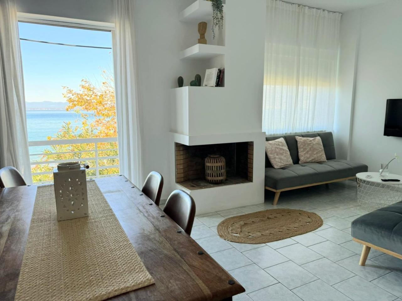 Kamari Apartments Seafront