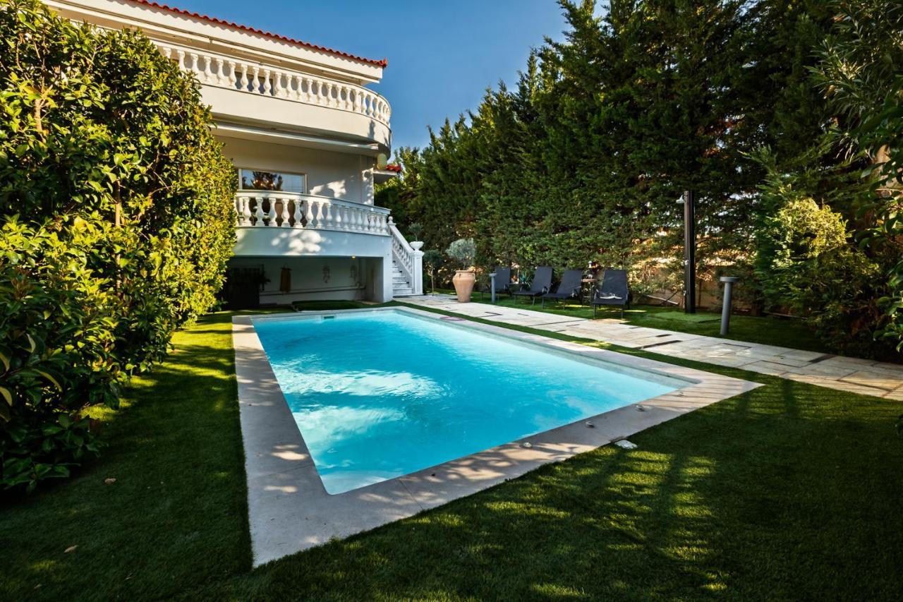 Spacious Villa With Pool 500m From The Beach