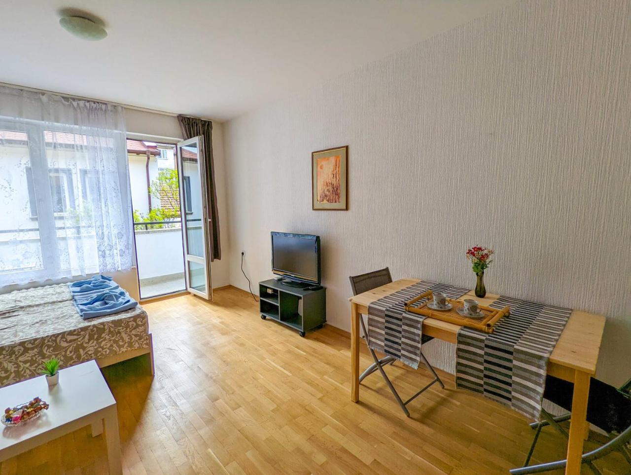 Top Center Relax, Ndk & Vitoshka Str, Free Secured Parking