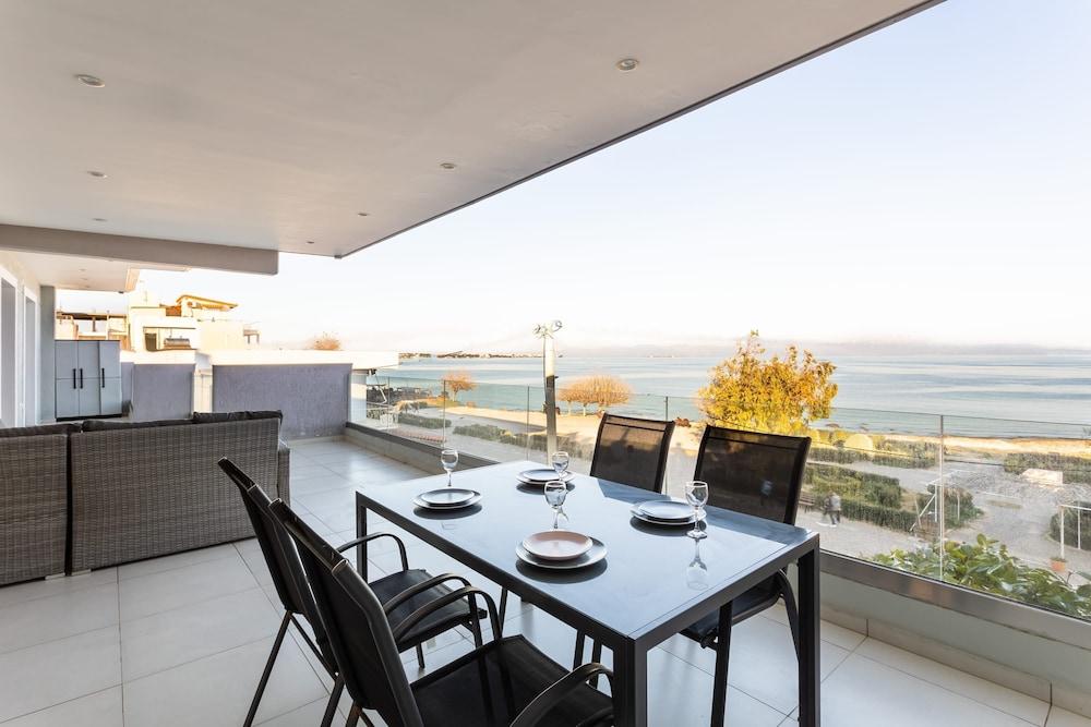 Beachfront Artemida Retreat Peony Seabreeze Gem