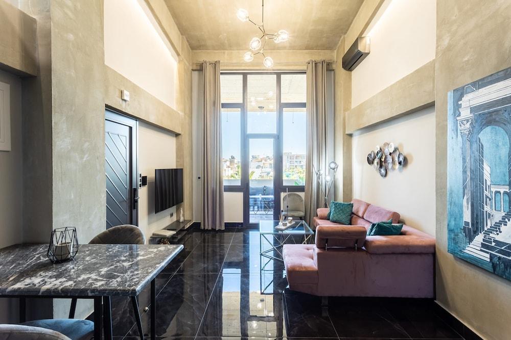 Ventiri Lofts Luxury Penthouse W Home Cinema