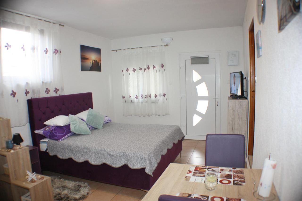 Studio Apartman Tristan
