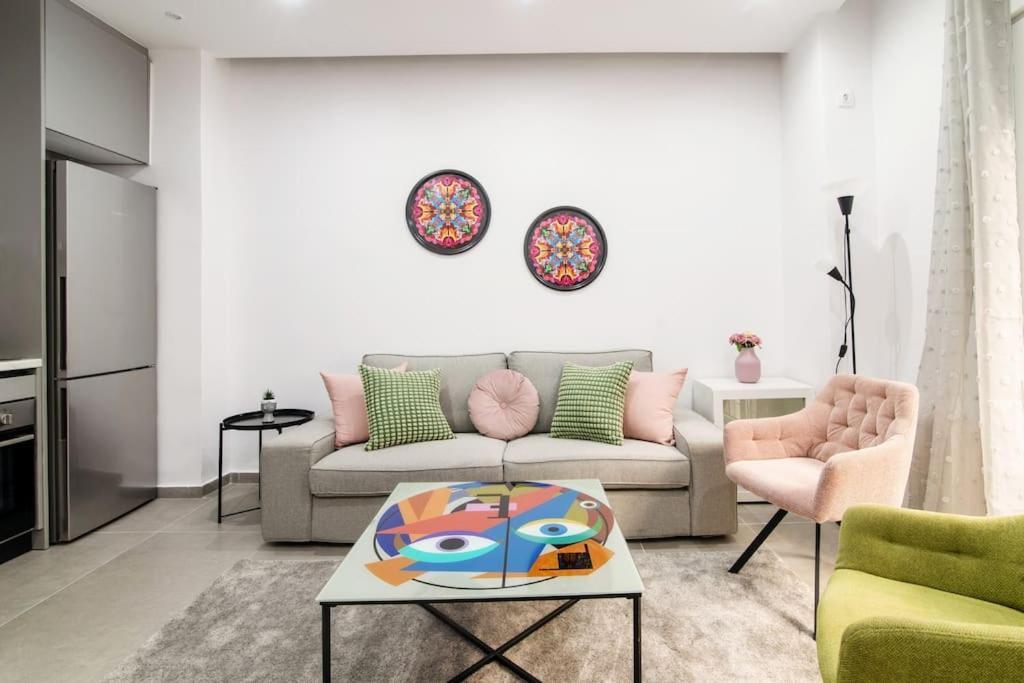 Darine's Sweet 'n Lovely Flat In Pagrati