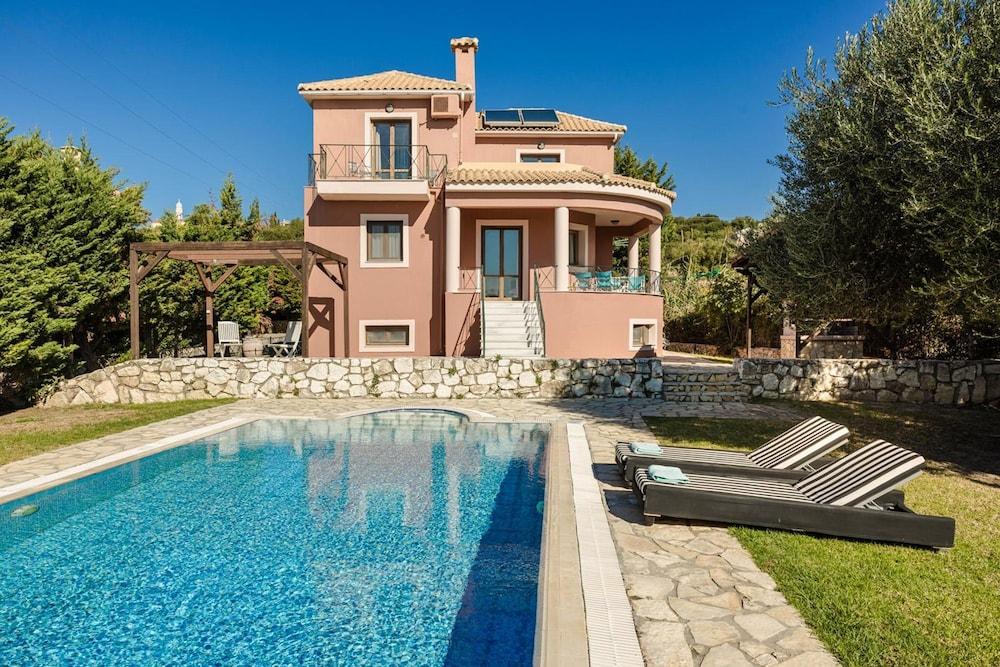 Ilios Kefalonia With 3 Bedrooms & 3 Bathrooms