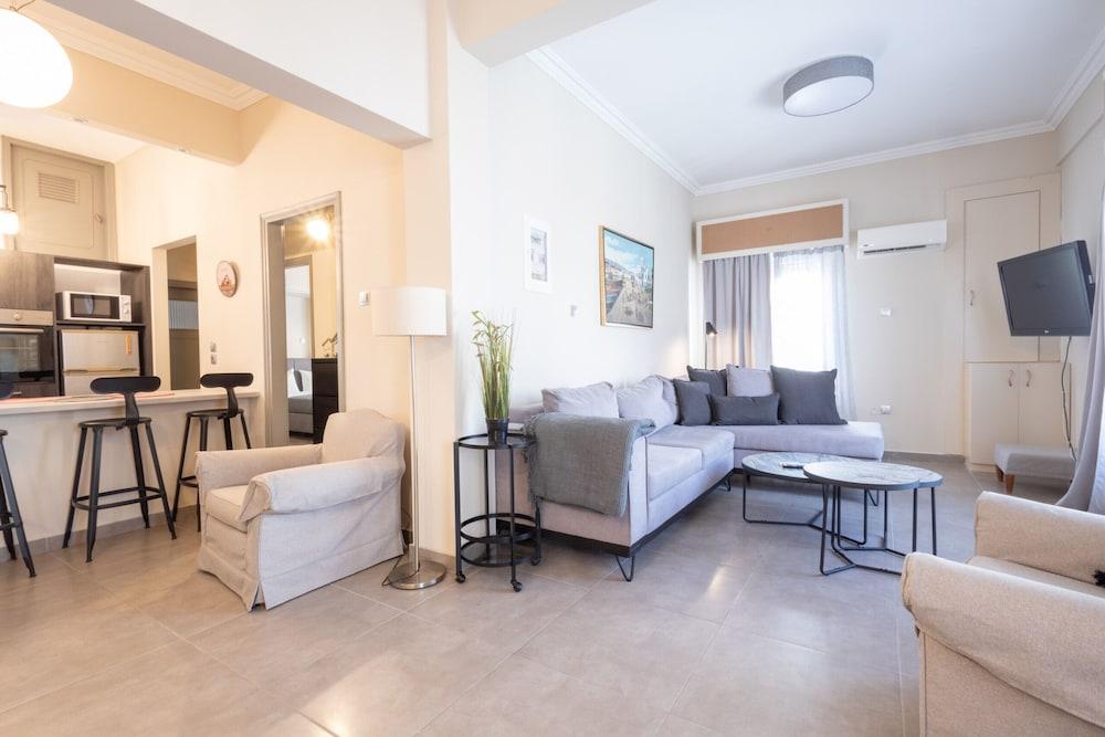 2-bedroom Retreat Just Steps From The Sea