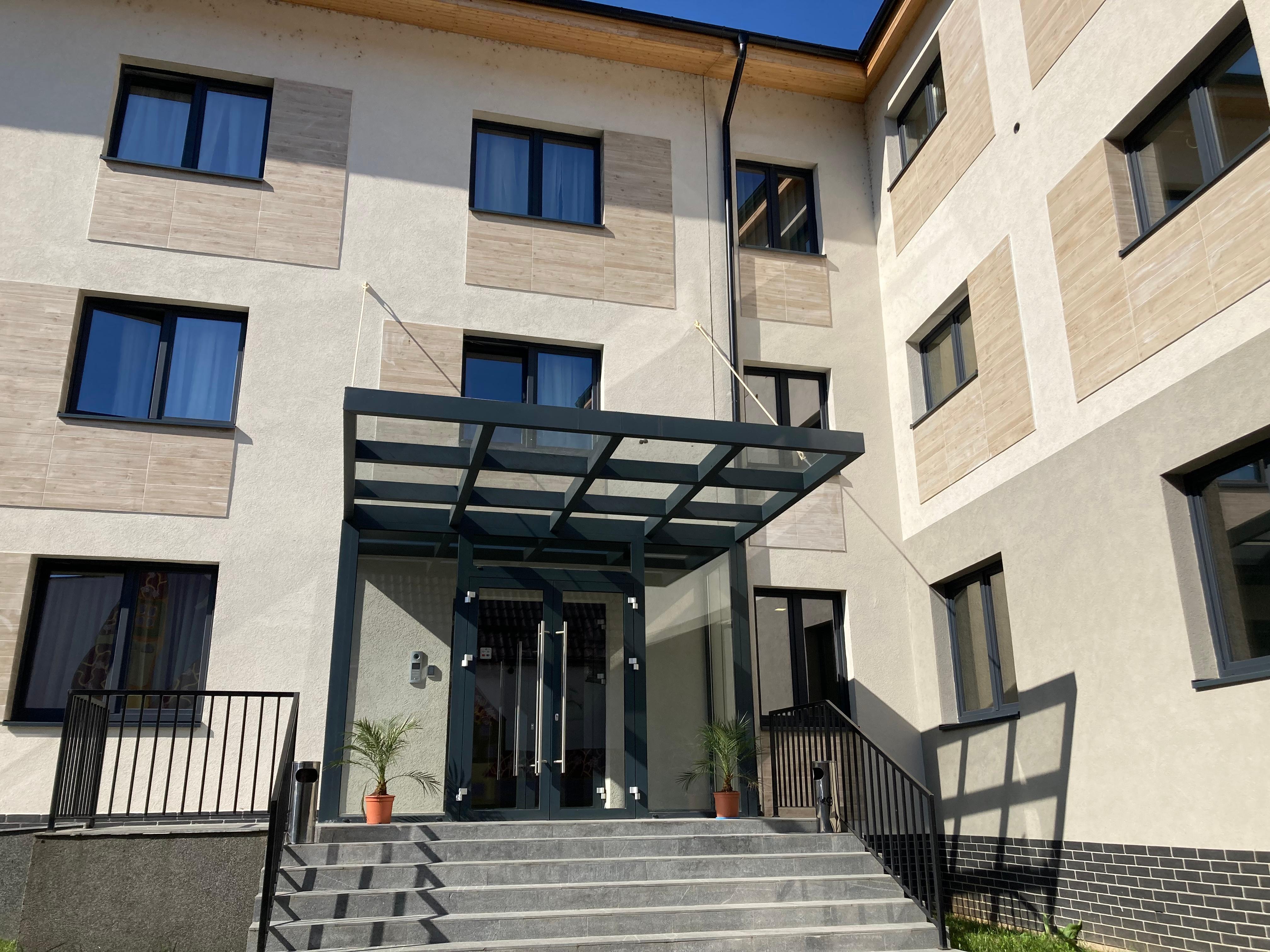 H 11 Downtown Aparthotel