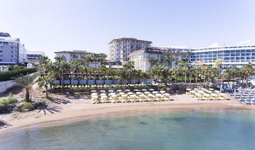 Eos Beach Resort