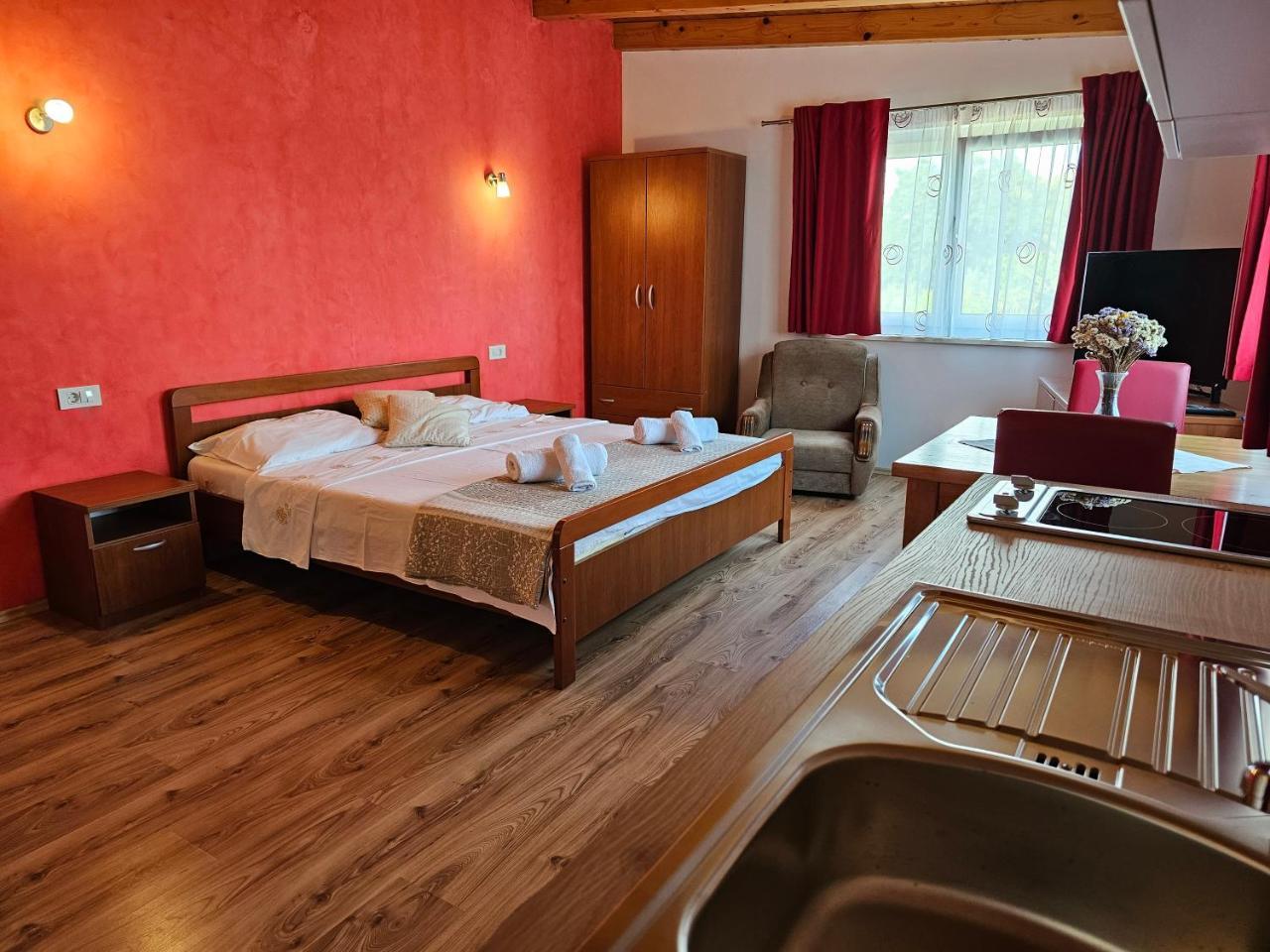 Studio & Room Agroturist