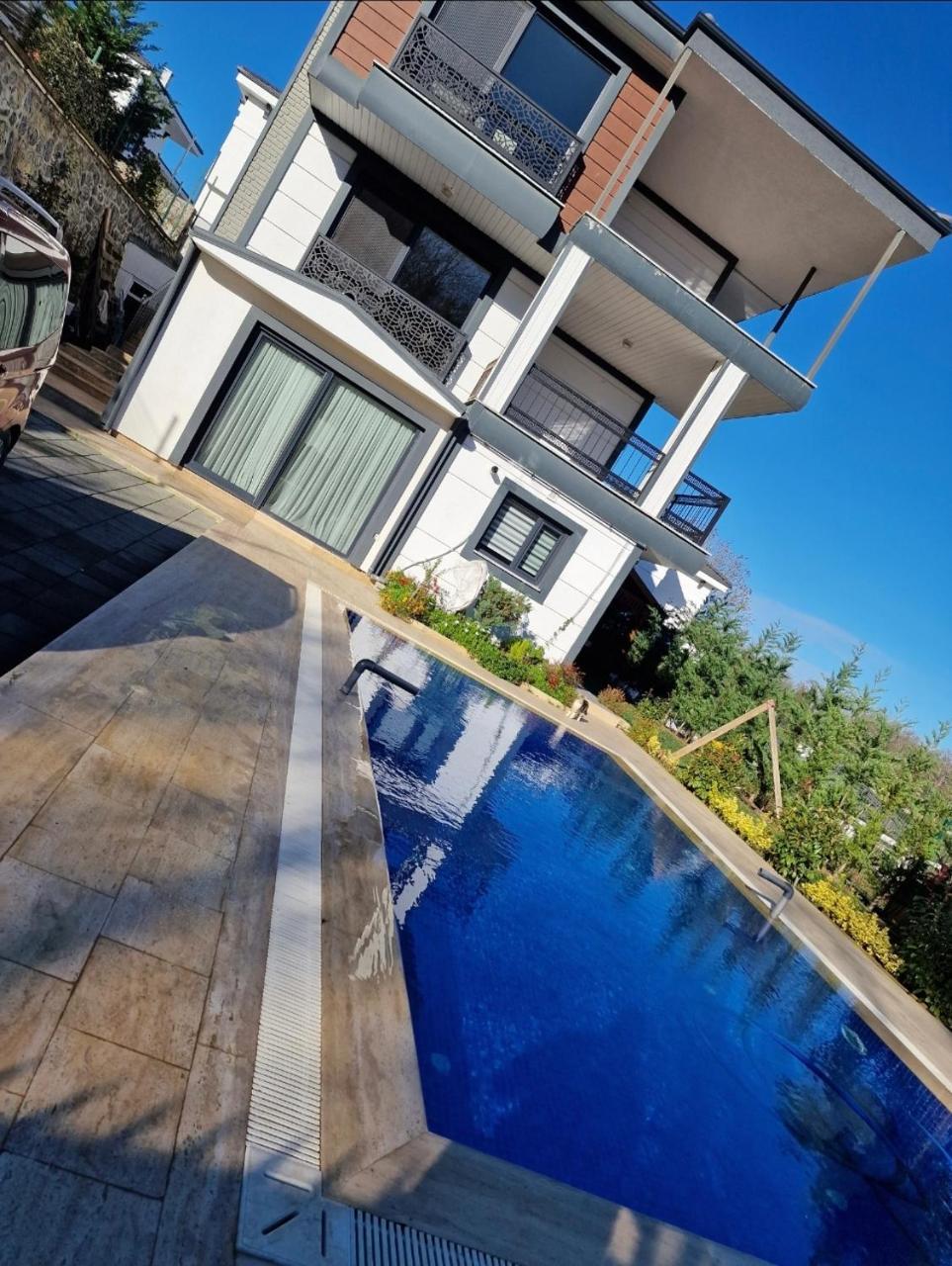 Villa Sile Ahmetli Schlicht Und Elegant