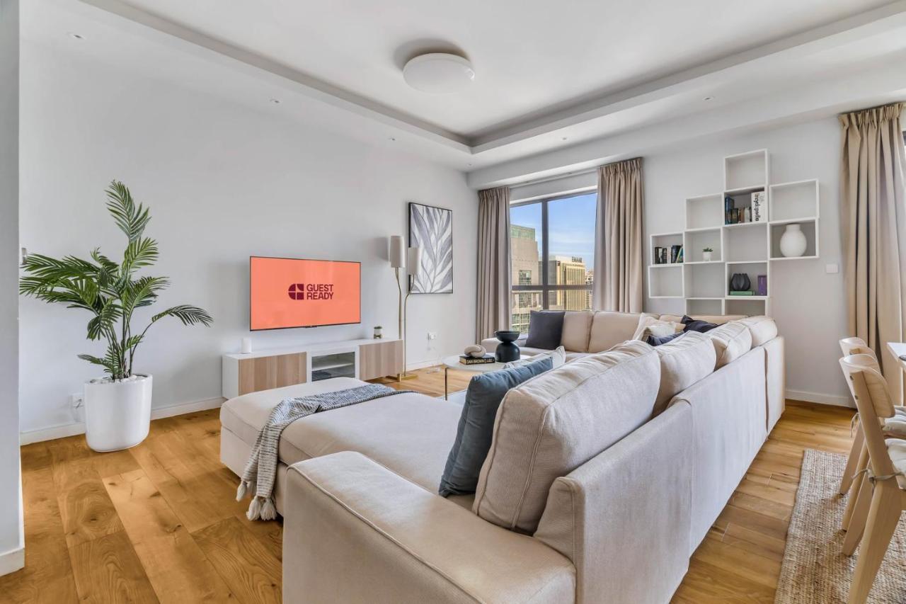 Guestready - Chic High-Rise with Canal Views