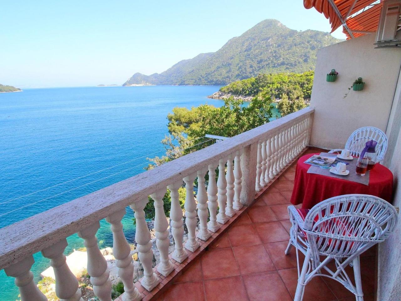 Apartments Filipovi One-bedroom Apartment With Balcony & Sea View A1