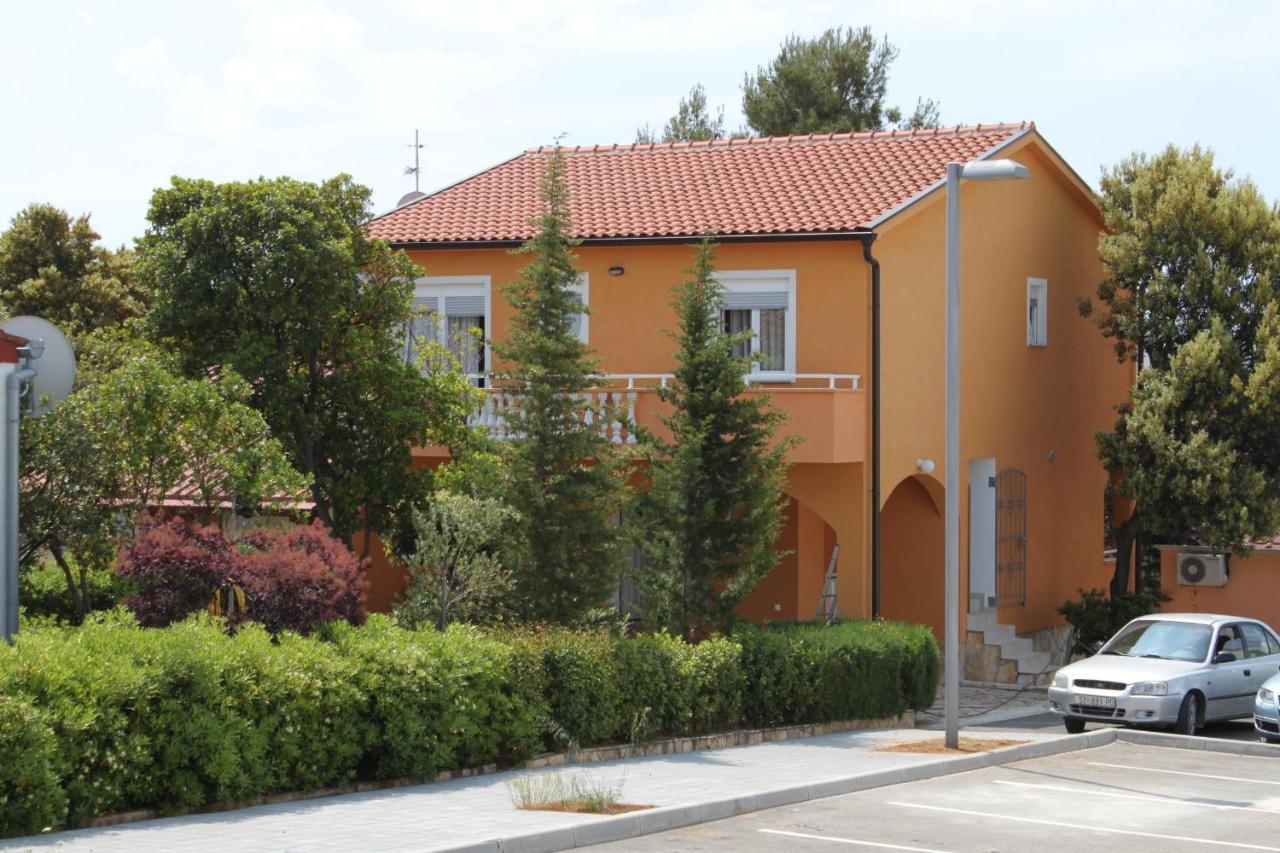 Apartments With Parking Space Petrcane, Zadar 3300
