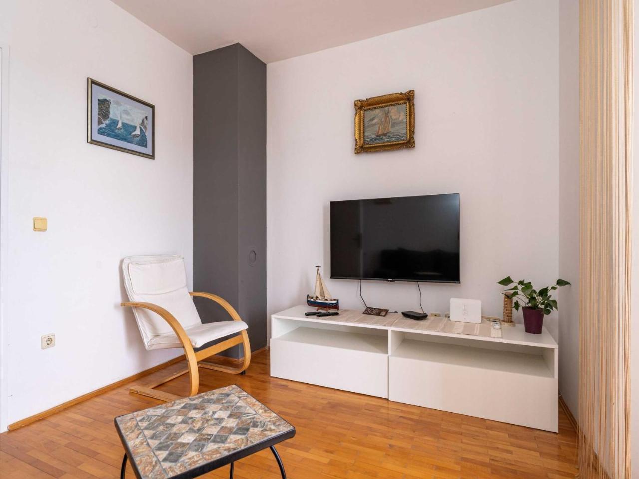 Apartment Marisol One Bedroom Apartment With Balcony & Sea View