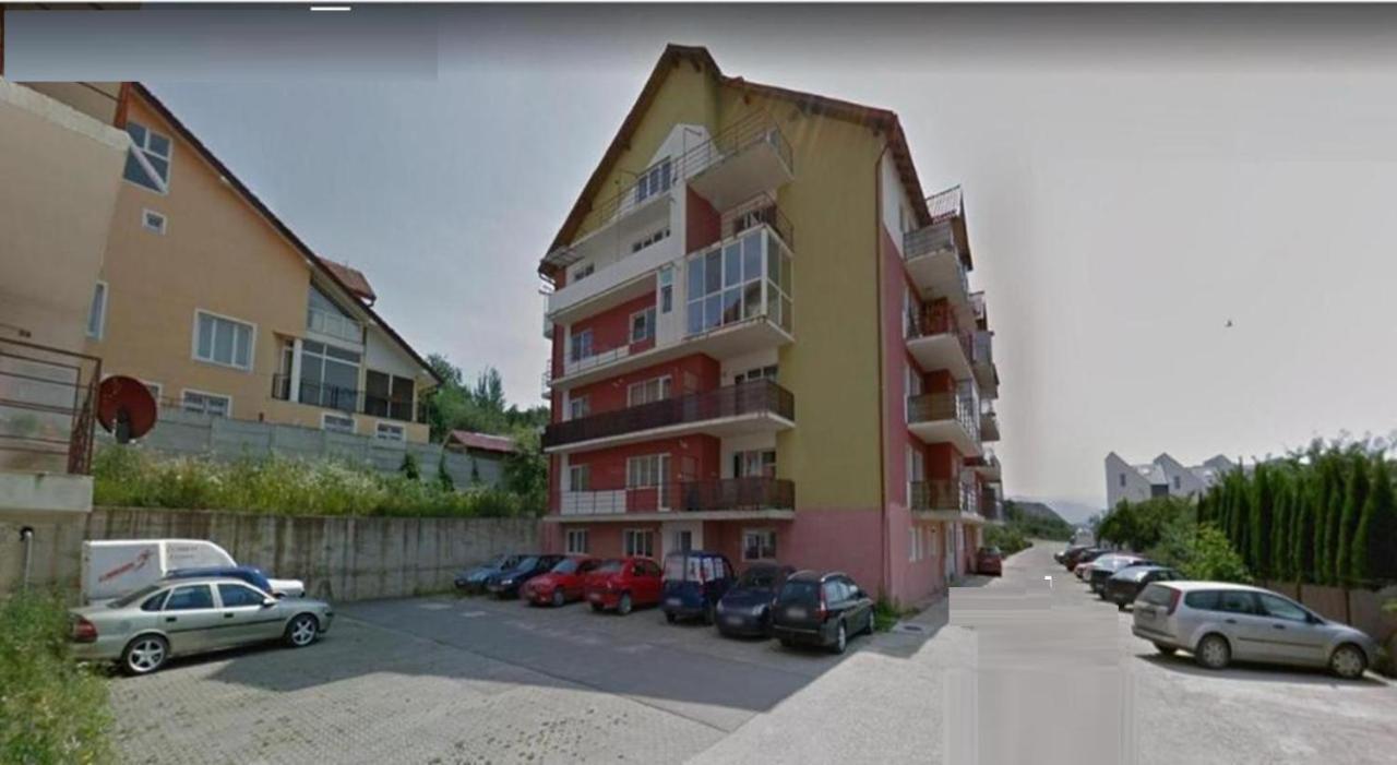Apartament 3 Camere 3 Paturi Pentru 6 Pers,plus Un Pat de O Persoana de Rezerva