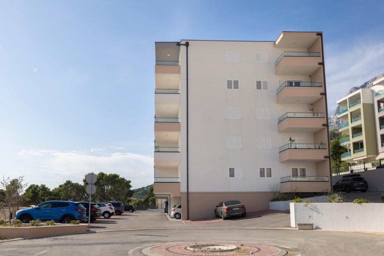 Apartments With A Parking Space Makarska 23931