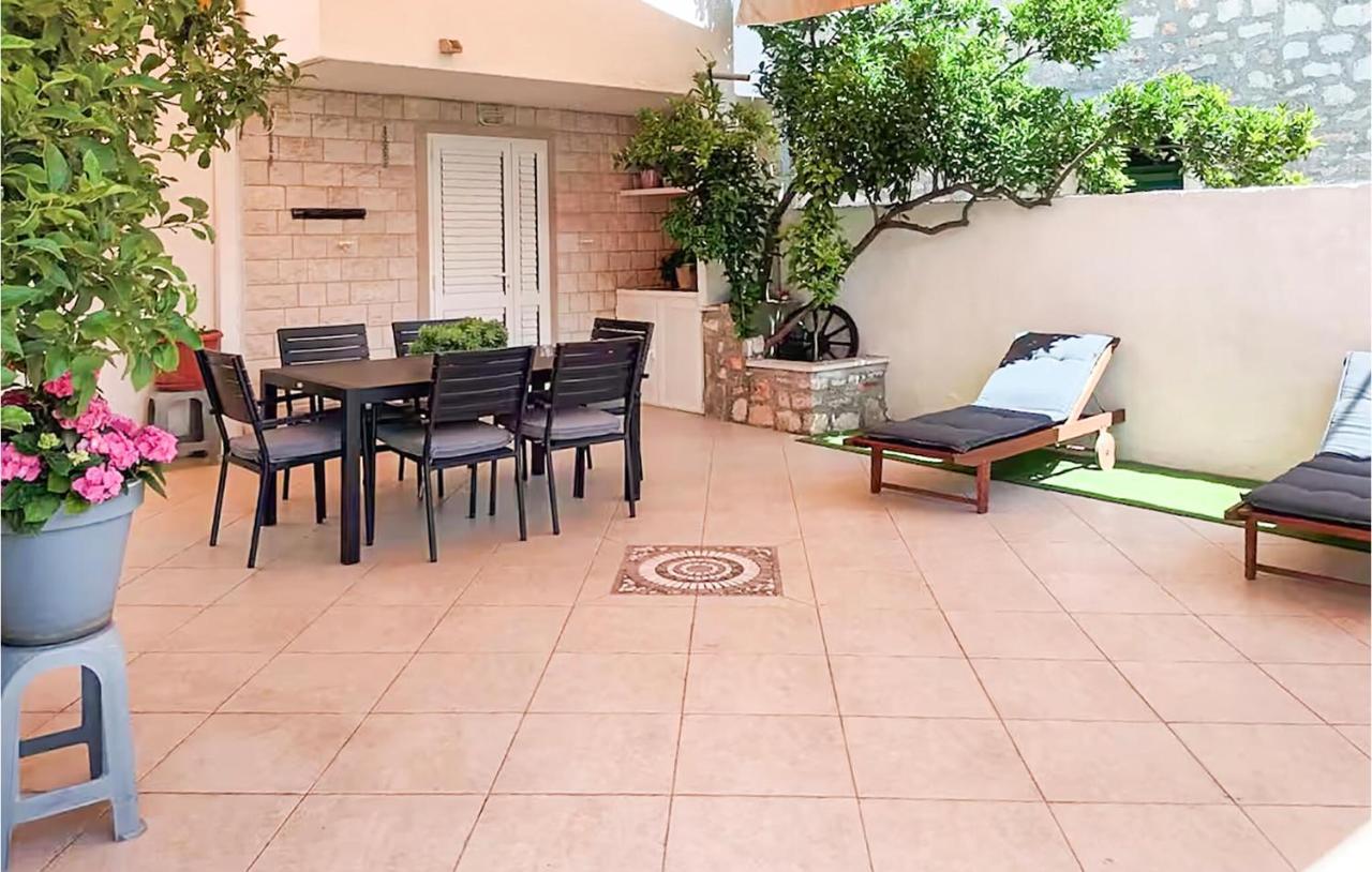 Cozy Apartment In Supetar