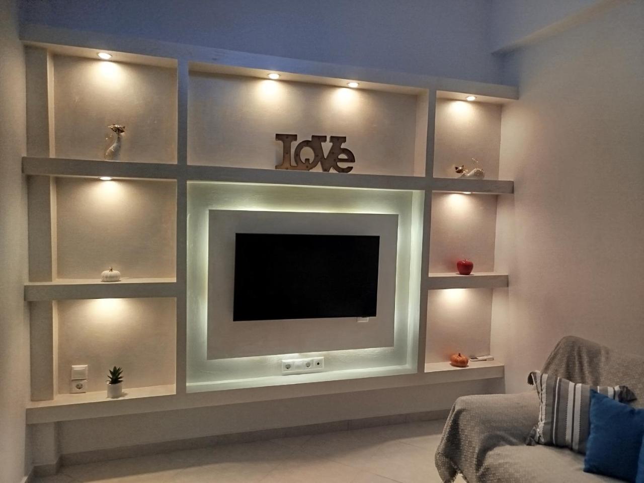 Cuka Apartment 3bd Nexto To Metro & Piraeus Port