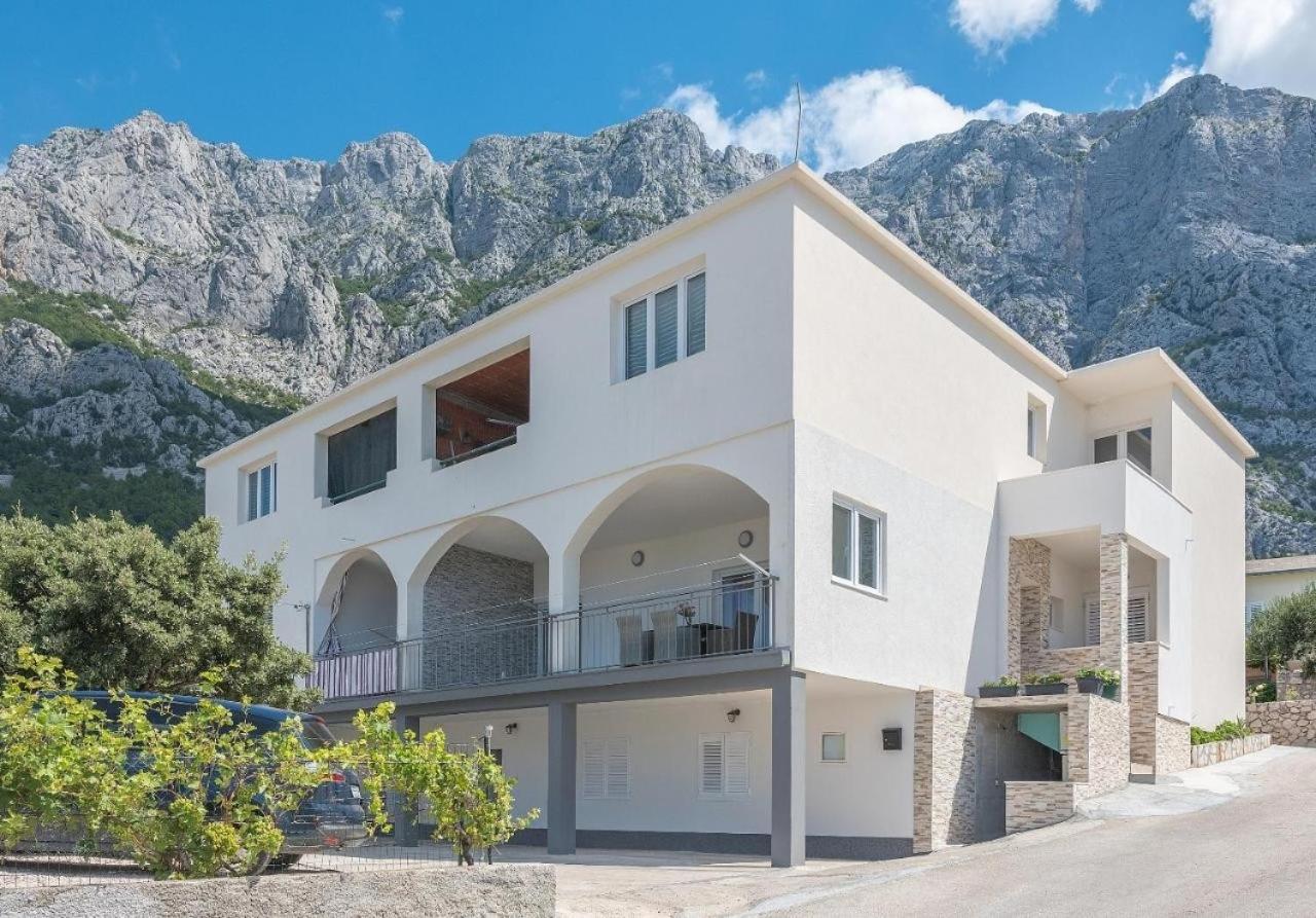 Apartments With A Parking Space Makarska 23020