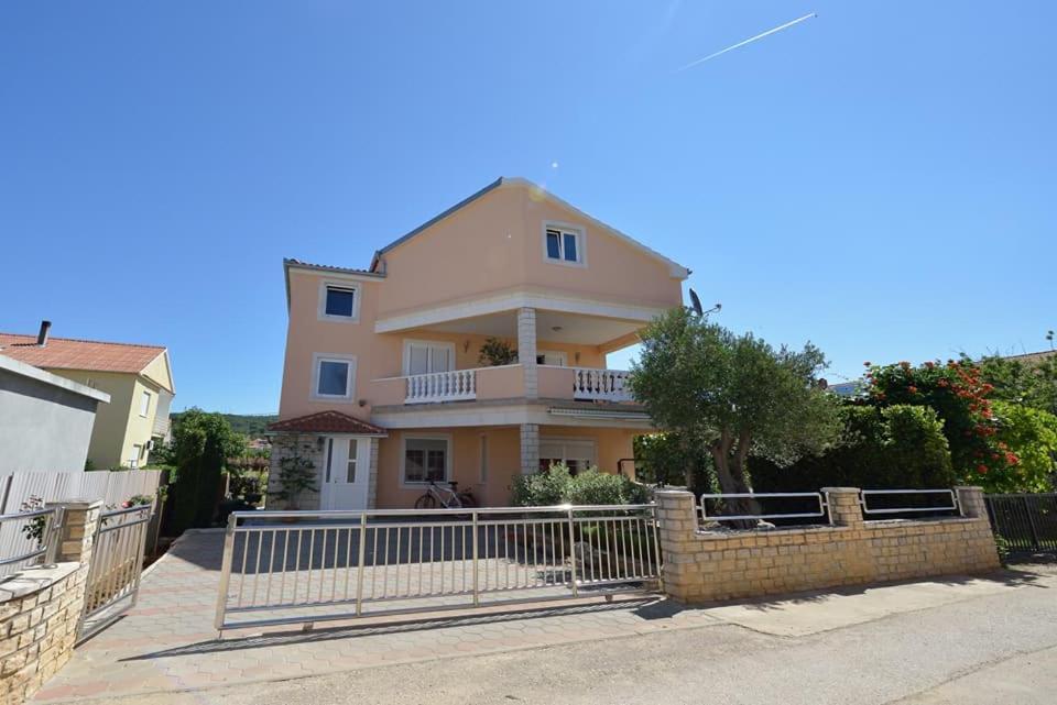 Sreca Apartment Near Beach With Bbq