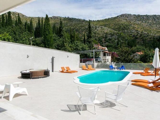 Villa Dupcic Five-bedroom Villa With Private Pool & Sea View
