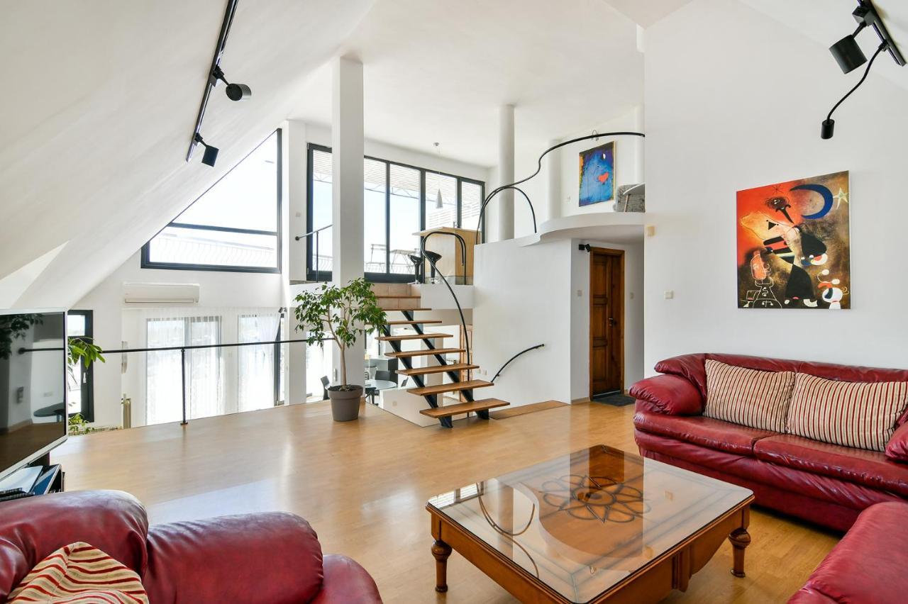 Skyline Grand Penthous Free Parking