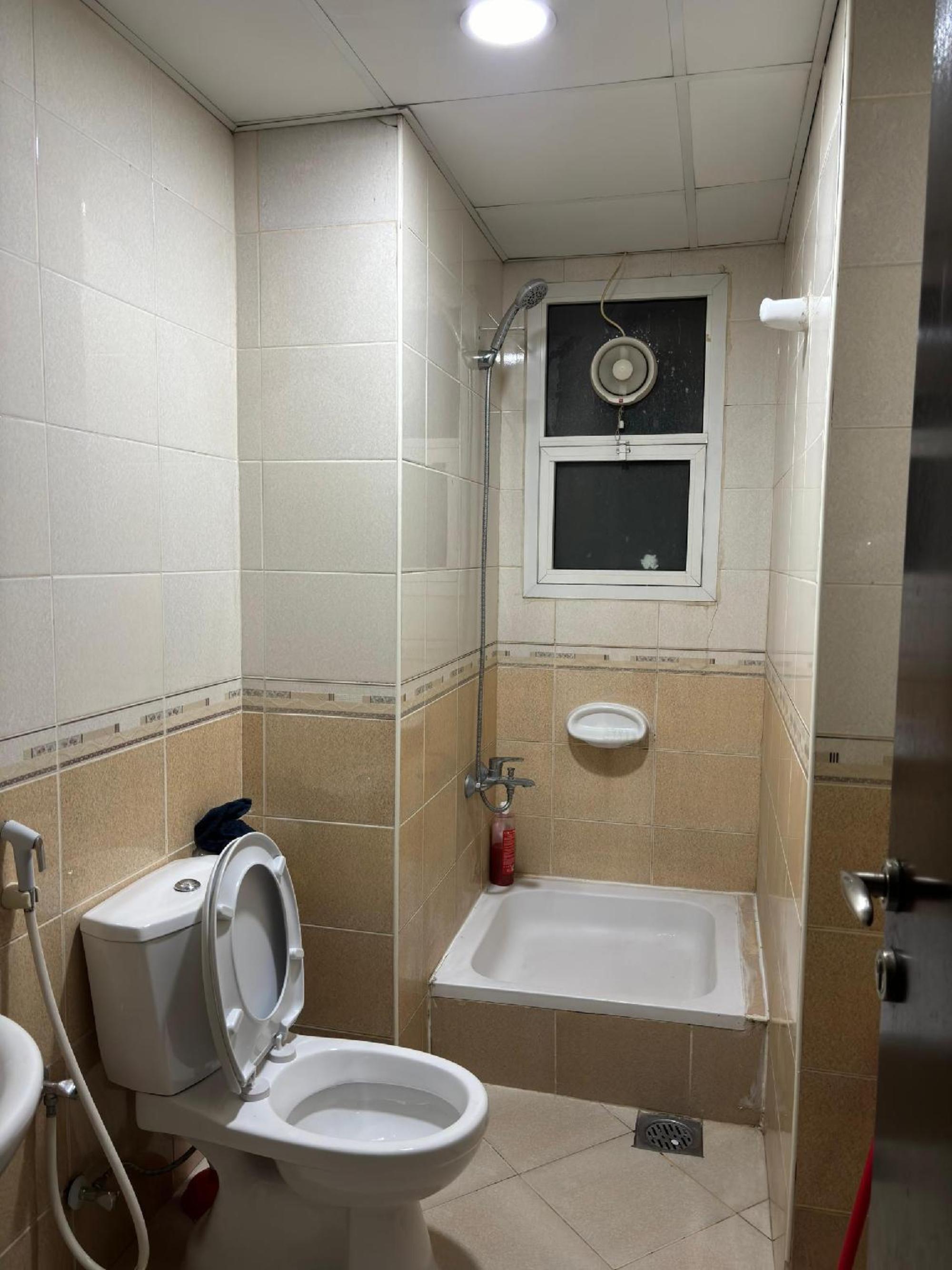 Dubai Hostel And Private Rooms - Alojamientos en DUBAI
