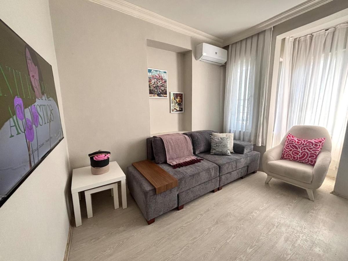 Pink House Walk Everywhere, 3br, Fiber Internet
