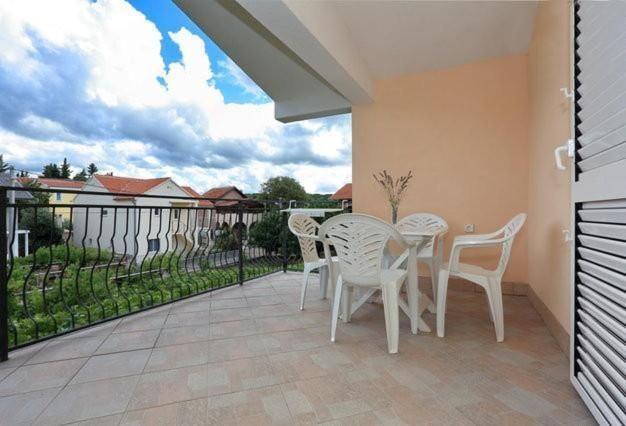 Ferienapartment Mit Balkon Fur Funf Personen