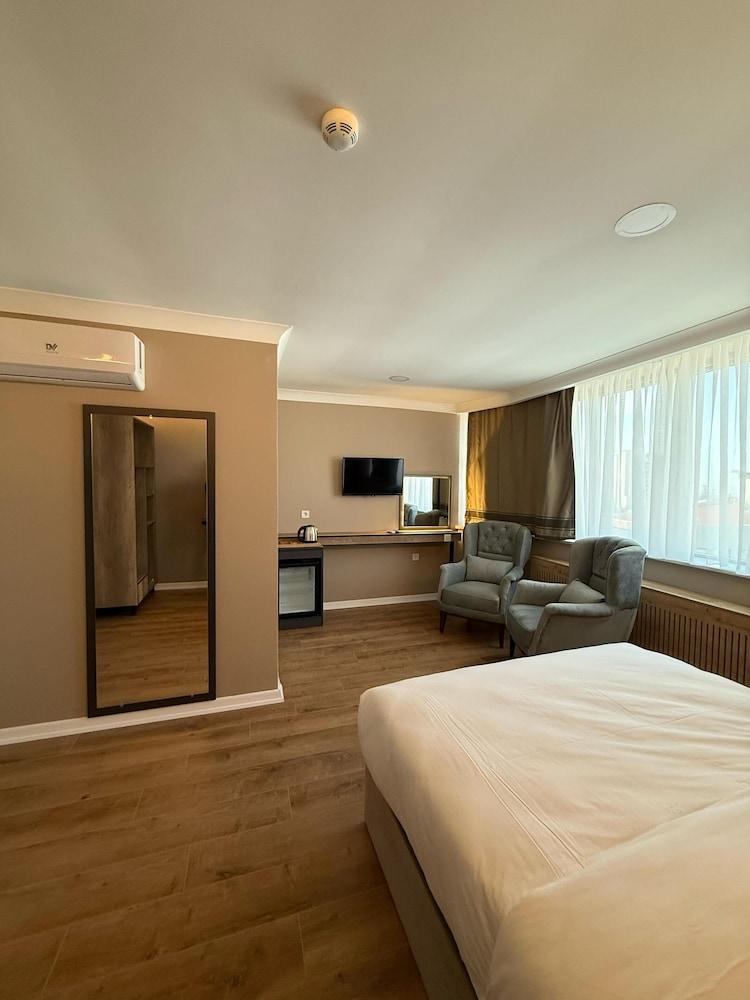 Ersa Hotel