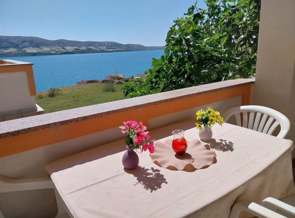 Metajna House With Pool & Sea View