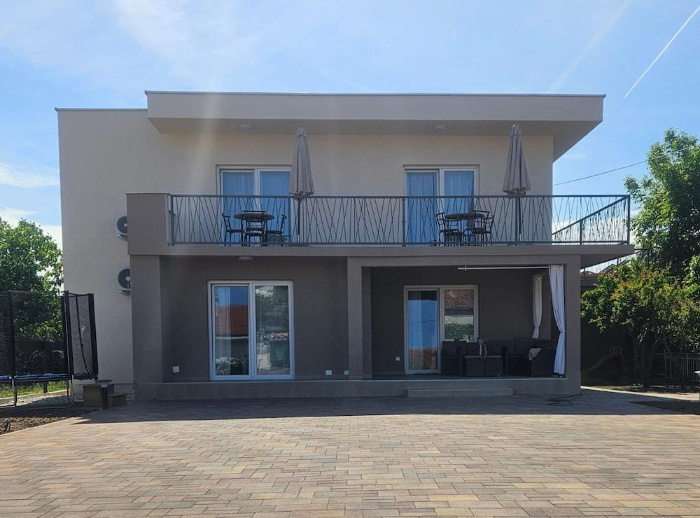 Villa Magnolia Pirovac